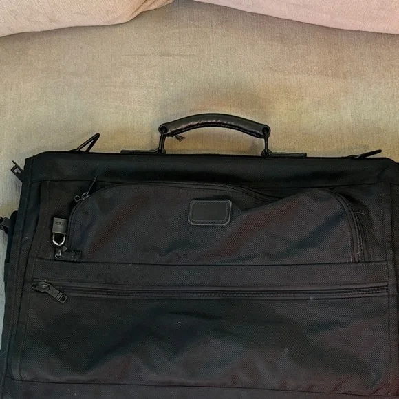 Tumi Black Luggage Travel Bag Durable Nylon - Picture 7 of 14